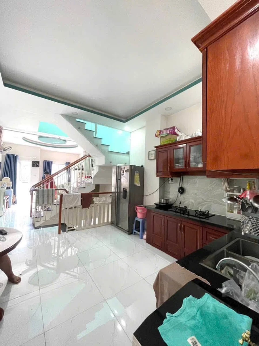 Bán nhà 3 tầng 4PN 52m2 hẻm ô tô Đông Hưng Thuận 5, Quận 12 giá 5,1 tỷ - Ảnh thu nhỏ 3