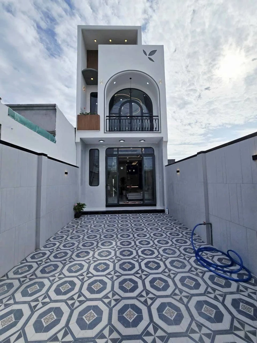 Bán nhà lầu lửng 3 PN 4 WC 137,75 m² Long Hoa, Tây Ninh - Ảnh thu nhỏ 2