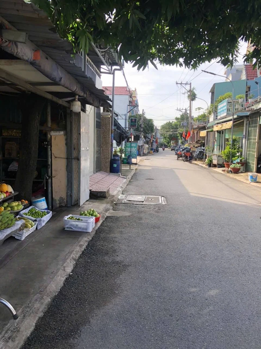 Bán đất mặt tiền Lê Thị Út, Dĩ An, 121m2, giá 4,9 tỷ - Ảnh 1