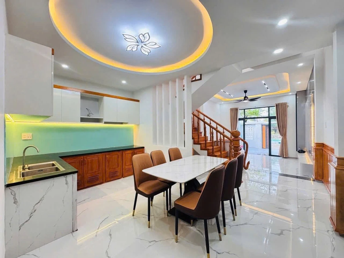 Bán nhà 2 tầng 100m² Nhơn Hòa 11, gần Bến xe Trung tâm, Đà Nẵng, giá 5,8x tỷ - Ảnh thu nhỏ 4