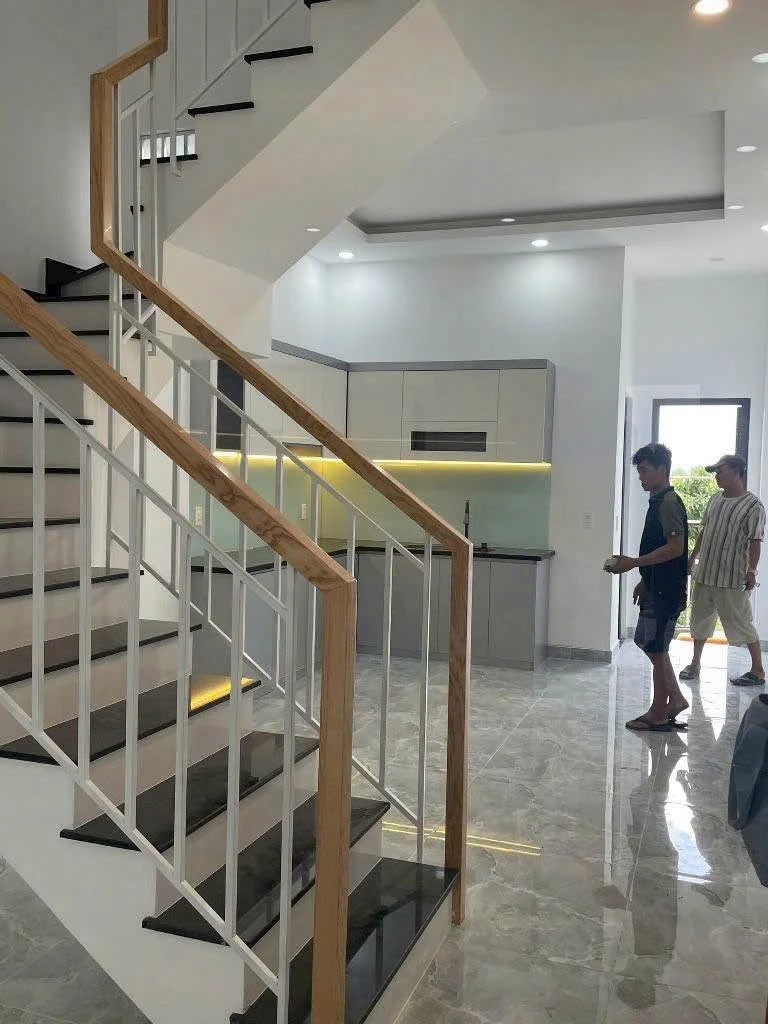 Bán nhà 2 lầu 1 trệt 4PN 4WC 68m² Tân Bình - Ảnh thu nhỏ 3