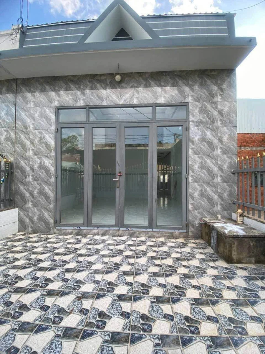 Bán nhà cấp 4 75m² 2 phòng ngủ Đức Hòa 1 tỷ 350 triệu - Ảnh thu nhỏ 2