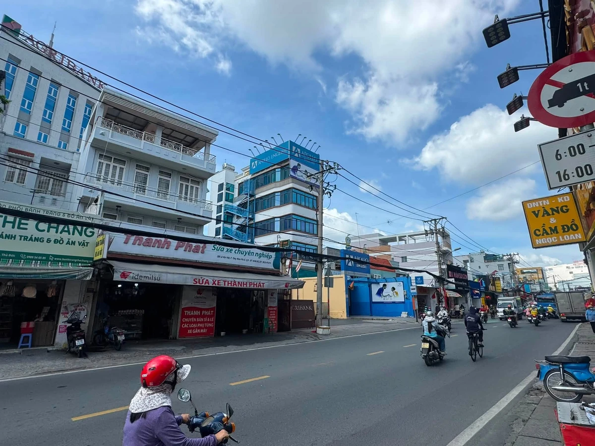 Bán nhà mặt tiền Lê Văn Việt Quận 9 320m2 ngang 8m giá 58 tỷ - Ảnh 1