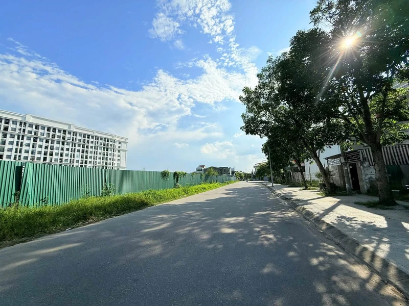 Bán nhà 3 tầng mặt tiền Nguyễn Lộ Trạch, Huế, 72.7m², 4.2 tỷ