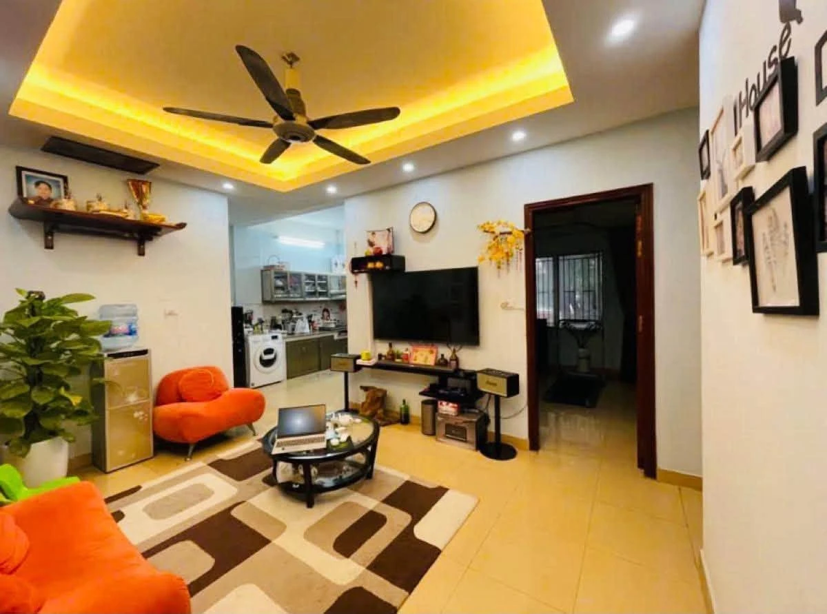 Bán căn hộ 3 ngủ 73m² Định Công 4 tỷ - Ảnh 1