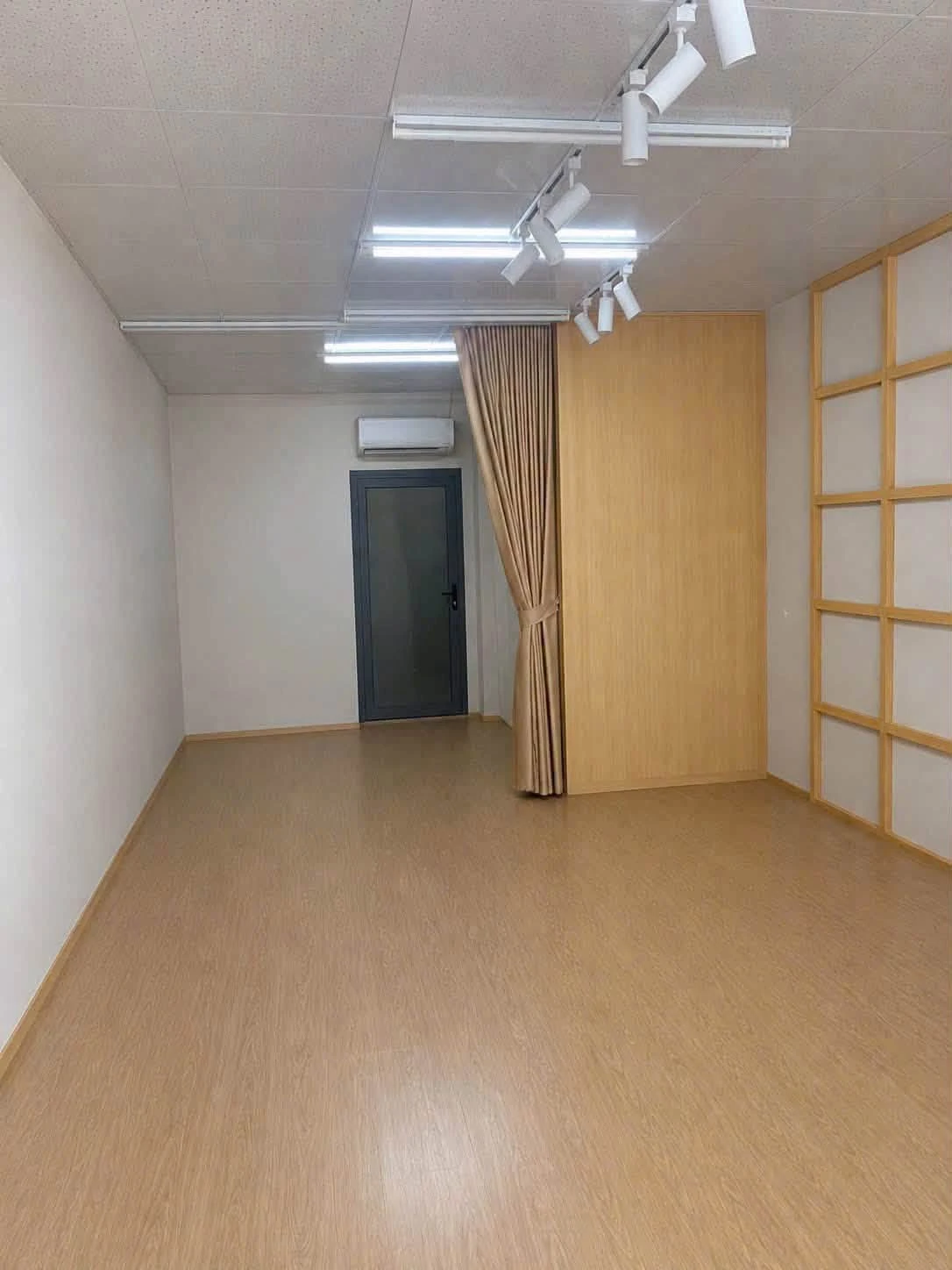 Cho thuê mặt bằng 64m² Đại lộ Đồng Khởi, 10 triệu/tháng - Ảnh 1