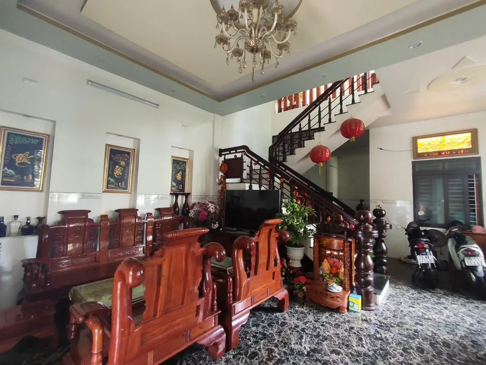 Bán nhà 3 tầng 4PN mặt tiền Quang Trung, Quận 5 - 96m2 - Ảnh 1