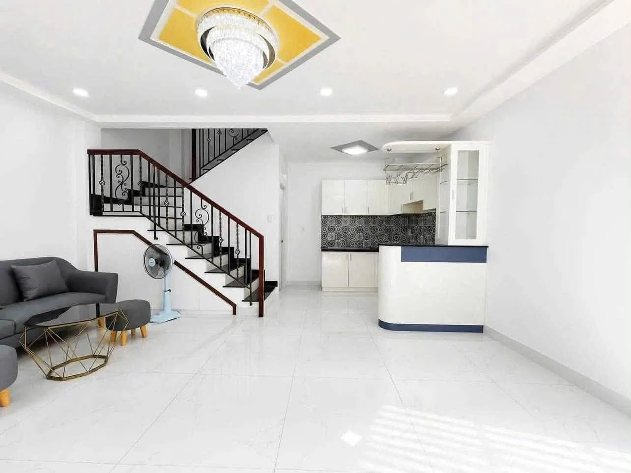 Nhà mặt tiền Nguyễn Thượng Hiền 40m² 3 PN 5.9 tỷ - Ảnh 1