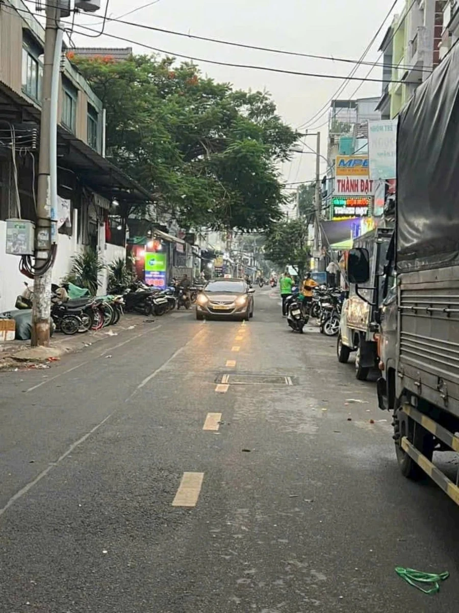Cho thuê shophouse 60m² 2 phòng ngủ đường Lê Văn Quới 12 triệu/tháng - Ảnh thu nhỏ 4