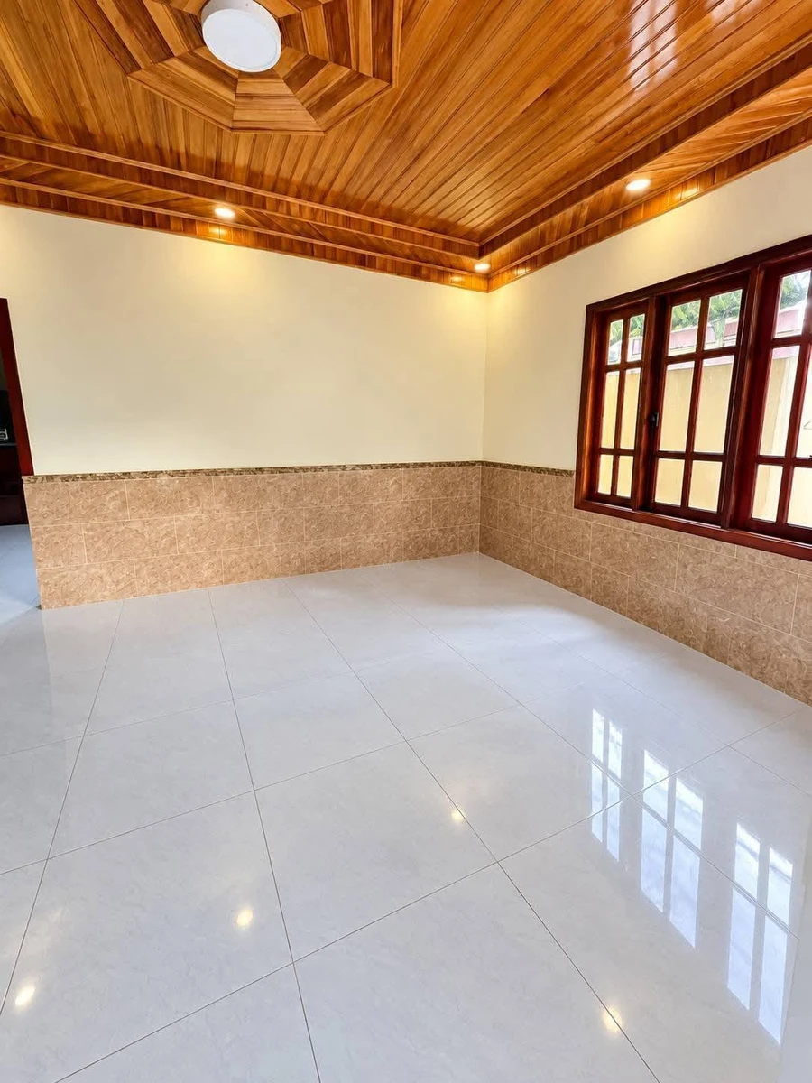 Bán nhà mặt tiền 15m, 130m², 3 PN, 5.5 tỷ tại Đà Lạt - Ảnh thu nhỏ 4