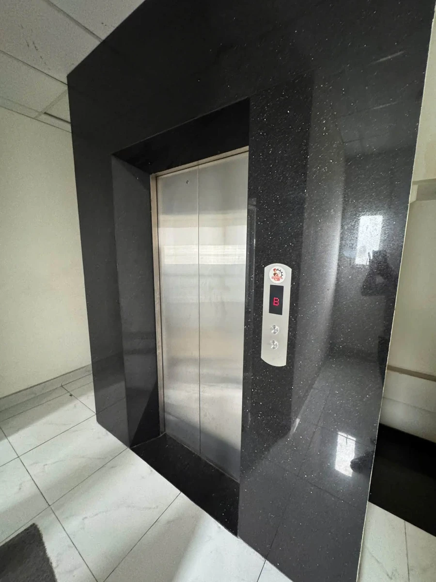 Bán tòa văn phòng mặt tiền Hiệp Bình, Thủ Đức 162m2, hầm 5 tấm, giá 29,5 tỷ - Ảnh thu nhỏ 3