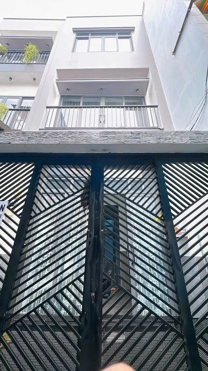 Bán nhà 6PN, 165m² Đoàn Văn Bơ, Quận 4 - 7 tỷ - Ảnh thu nhỏ 4