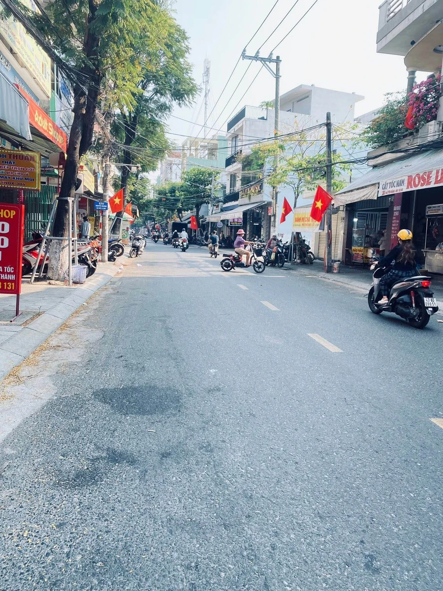 Cho thuê nhà mặt tiền 5PN, 102m², Nguyễn Hoàng, 17 tr/tháng - Ảnh 1