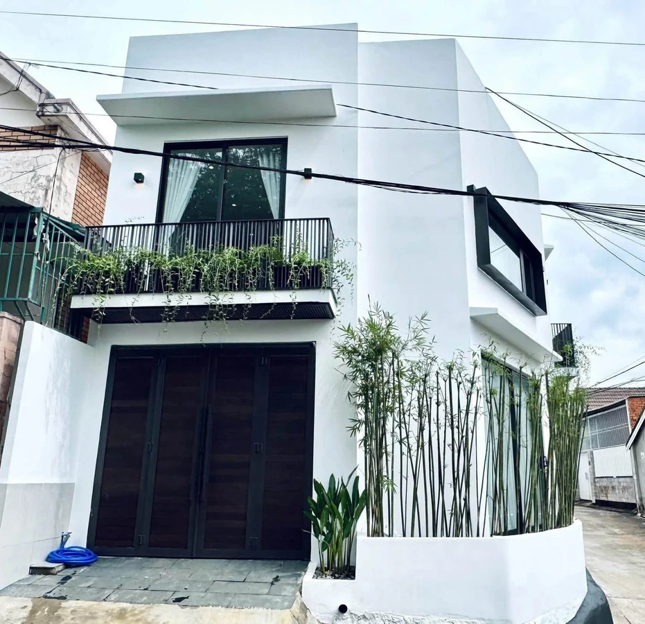 Bán nhà góc 2 mặt tiền 50m² trung tâm phố 3,3 tỷ - Ảnh 1