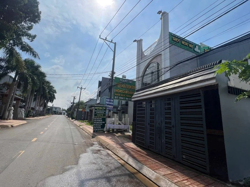Bán nhà mặt tiền Long Khánh 3 phòng ngủ, 130 m²