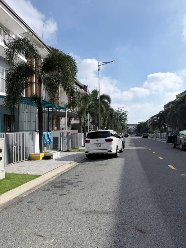 Bán nhà 3 tầng SUN CASA Thủ Dầu Một 80m2 - 3.2 tỷ