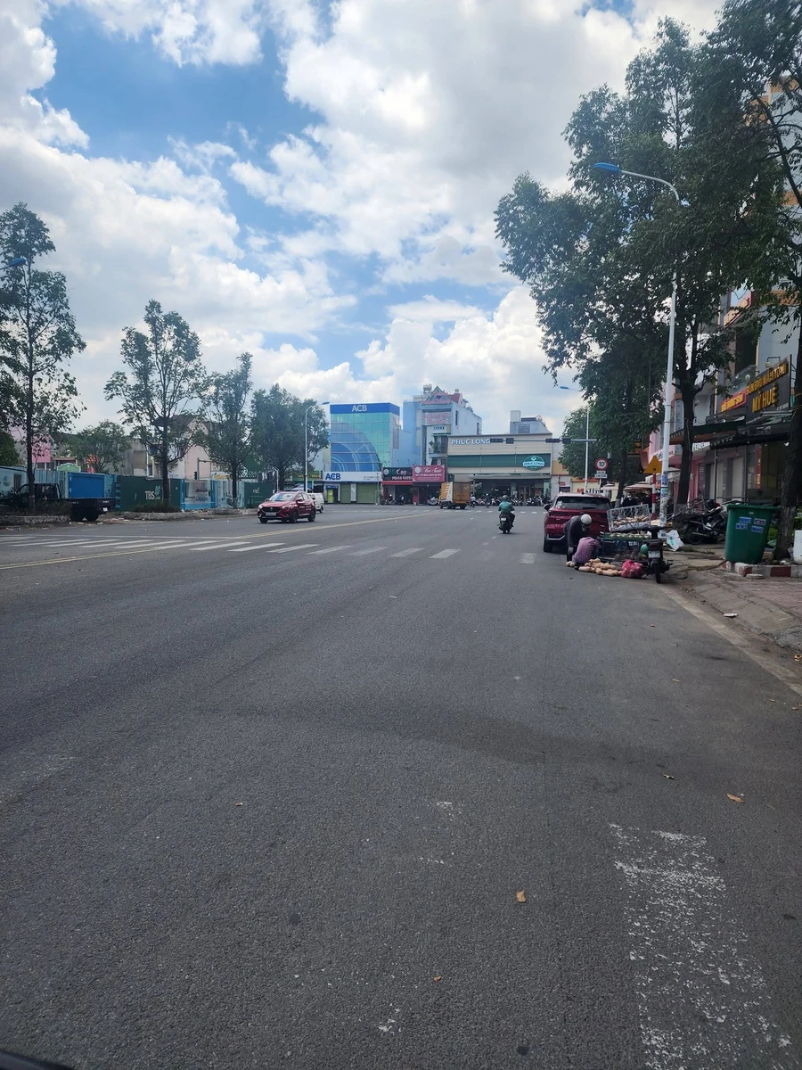 Bán 3 lô đất mặt tiền đường GS1, phường Đông Hòa, view vòng xoay, từ 90m2 đến 152m2 - Ảnh thu nhỏ 5