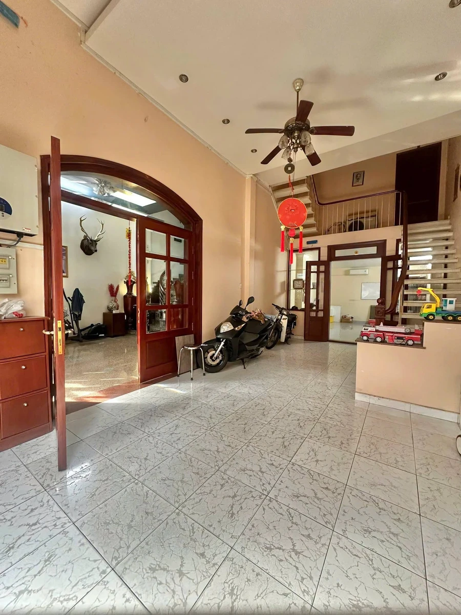 Bán nhà 2 căn 175m2, 8PN Ba Tháng 2, Quận 10 - Ảnh thu nhỏ 2