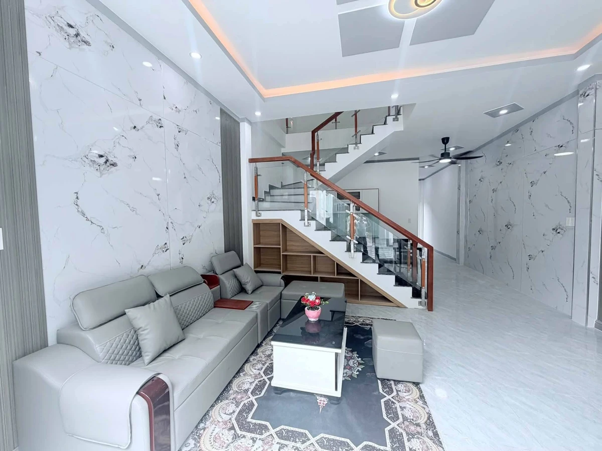Bán nhà 1 trệt 1 lầu 100m² gần KCN Vsip 2, 2 tỷ 350 triệu - Ảnh thu nhỏ 2