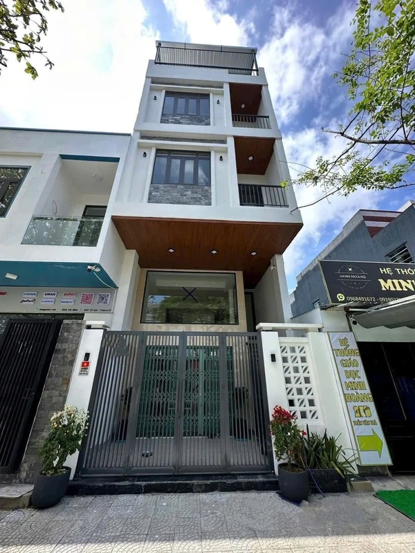 Cho thuê nhà mặt tiền 2 tầng đường Trần Văn Trà, Hòa Xuân, Đà Nẵng, 12 triệu/tháng