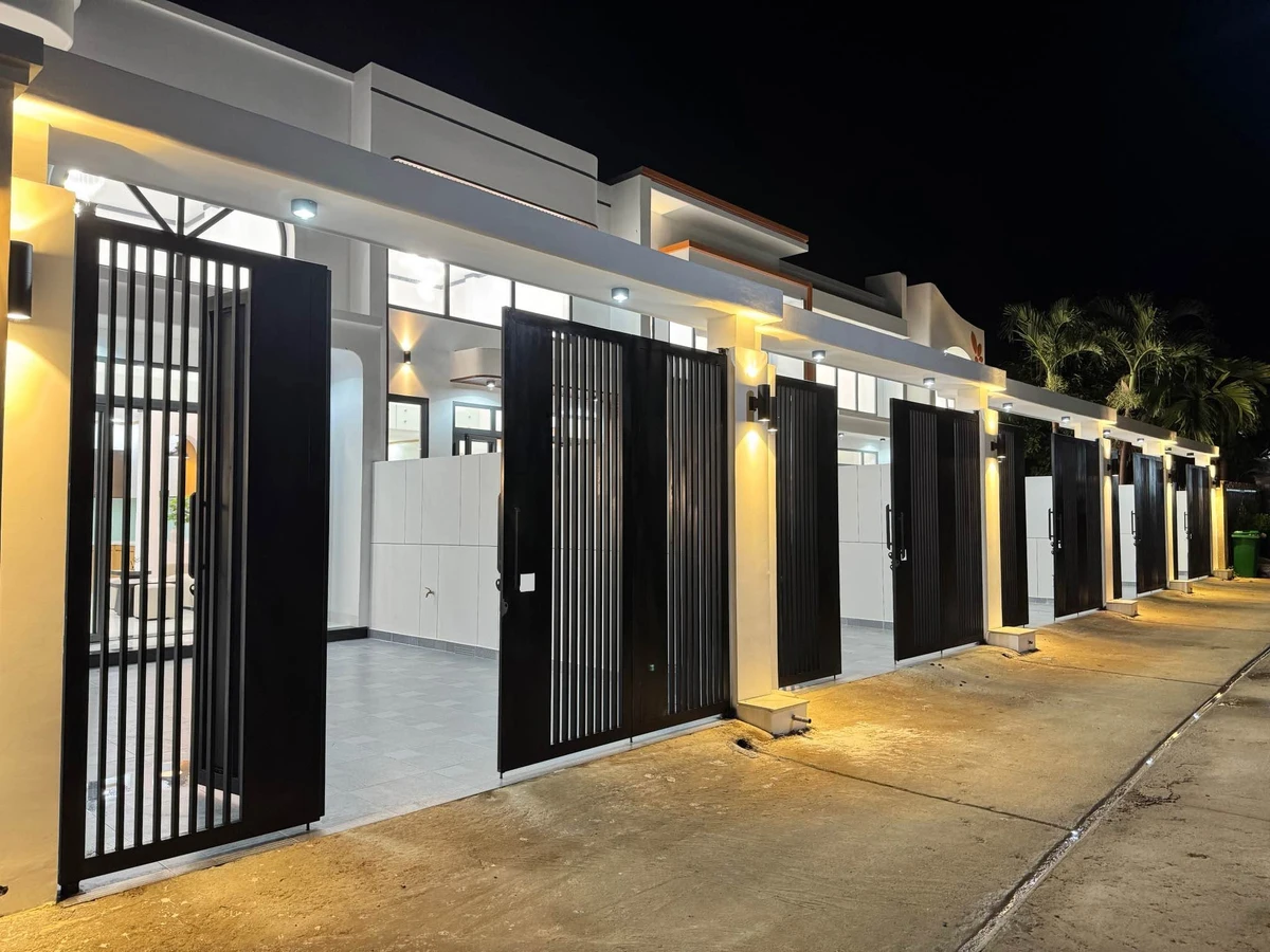 Bán nhà phố 100 m², 1 tỷ 980 triệu - Ảnh 1