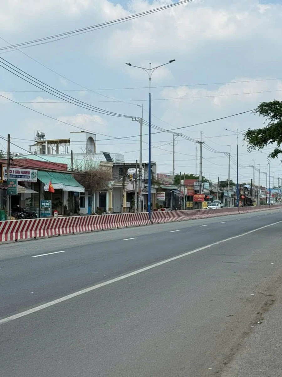 Bán nhà mái Thái 500m2 mặt tiền QL13 Bàu Bàng - Ảnh thu nhỏ 2
