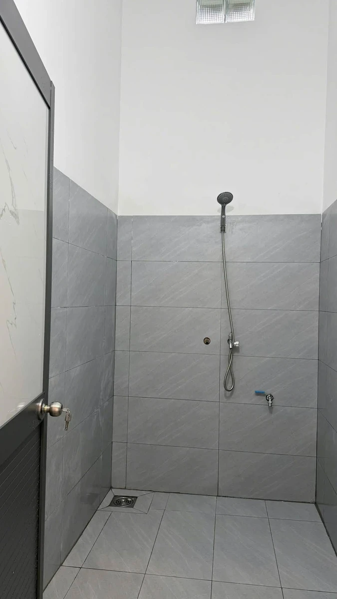 Nhà mới Trung Tâm Buôn Hồ 5m x 28m 140m², 2 tỷ 650 triệu - Ảnh thu nhỏ 2