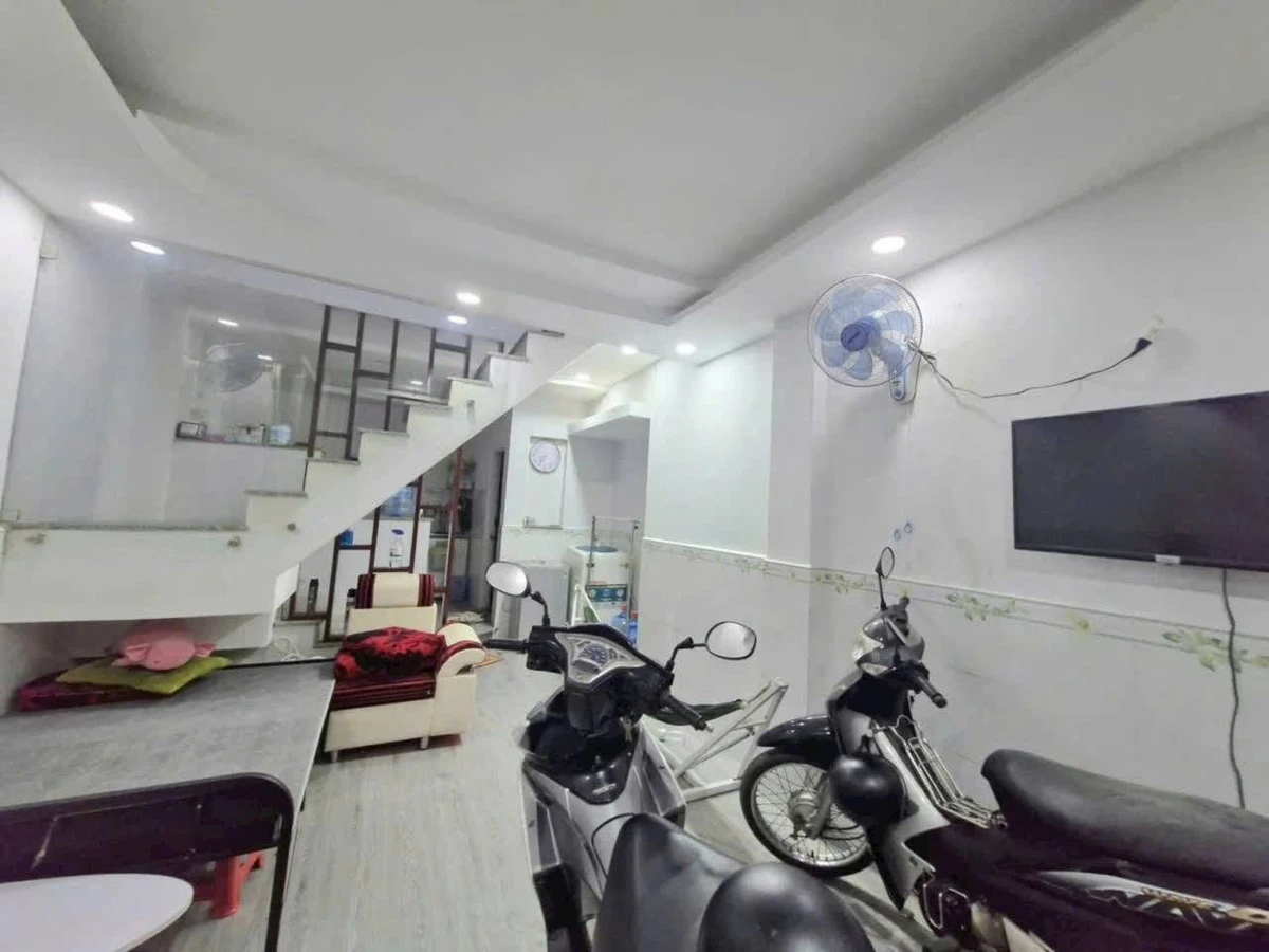 Bán nhà trệt lầu 31m² 2PN 2WC Đường Số 8 Linh Xuân 2.79 tỷ - Ảnh 1