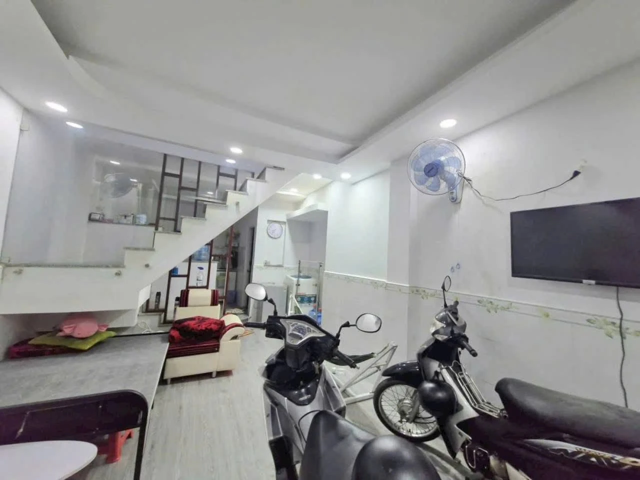 Bán nhà trệt lầu 31m² 2PN 2WC Đường Số 8 Linh Xuân 2.79 tỷ - Ảnh 1