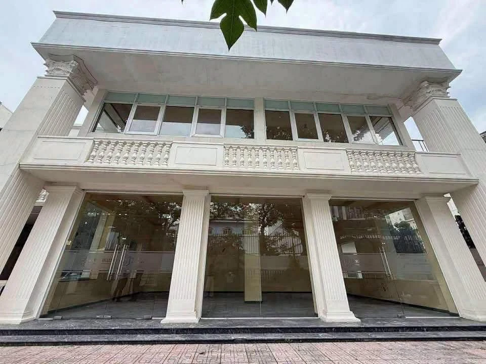 Bán nhà 2 mặt tiền góc quận 3, 817m², 10PN, 450 tỷ - Ảnh 1