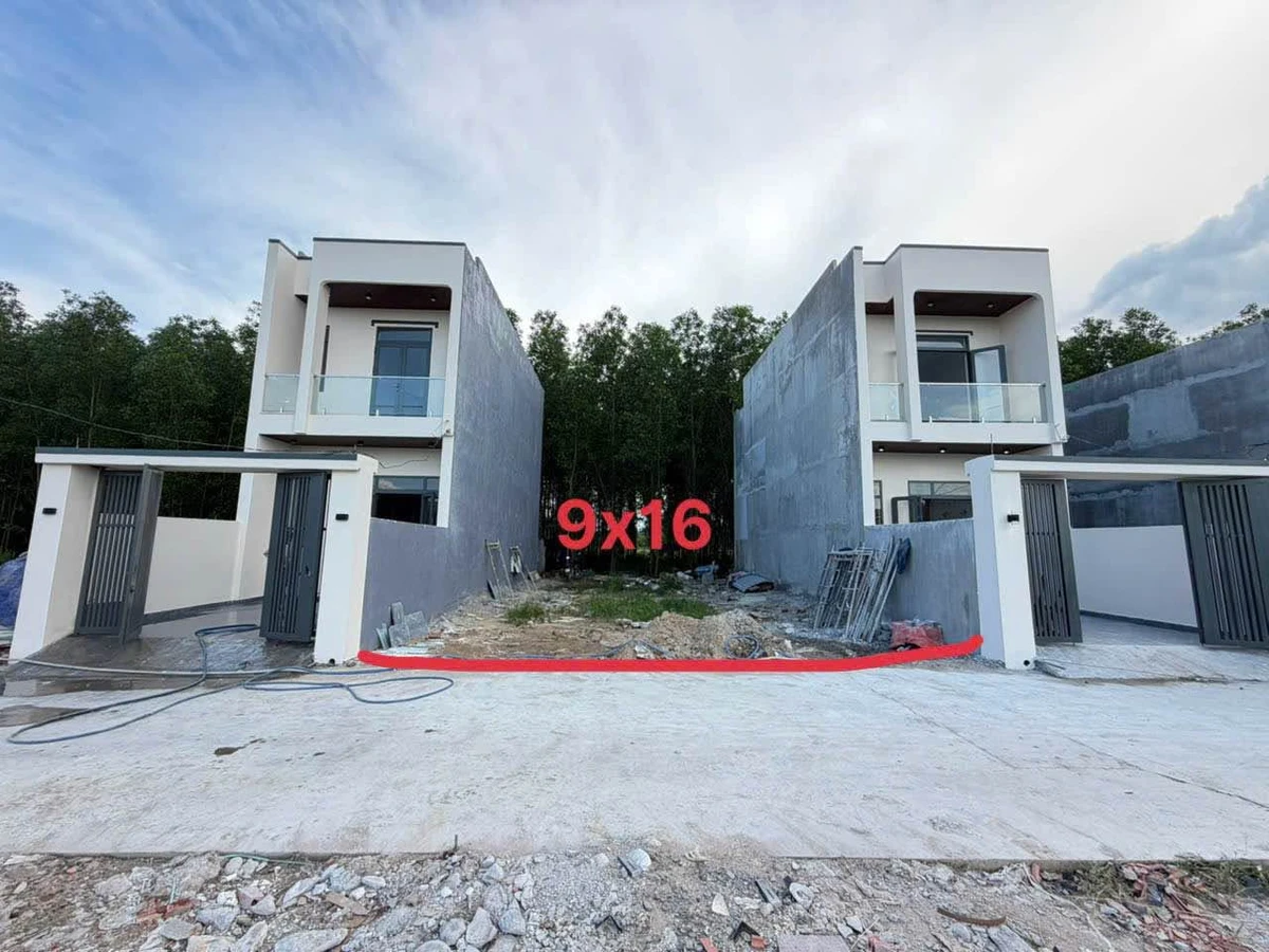 Bán nhà lầu 72m² mặt đường Hương Lộ 15, Tân Uyên, 1 tỷ 690 - Ảnh 1