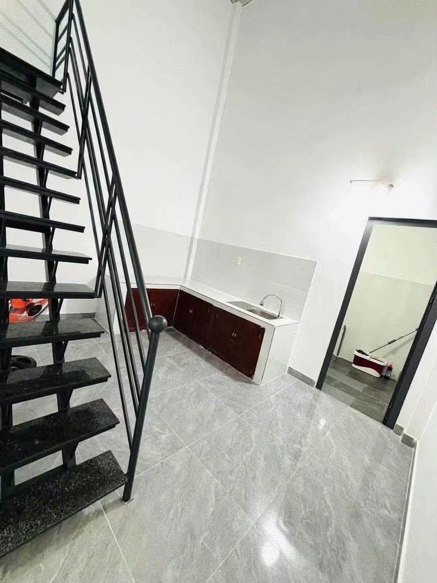 Bán nhà gác lửng 4x16m, 2 phòng ngủ, thổ cư 100% hẻm 385 Lê Hồng Phong, Phú Hòa, Thủ Dầu Một - Ảnh thu nhỏ 3
