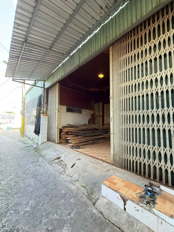 Bán nhà kho hẻm 6x25m (150m²) 1 tỷ 690 triệu Rạch Giá