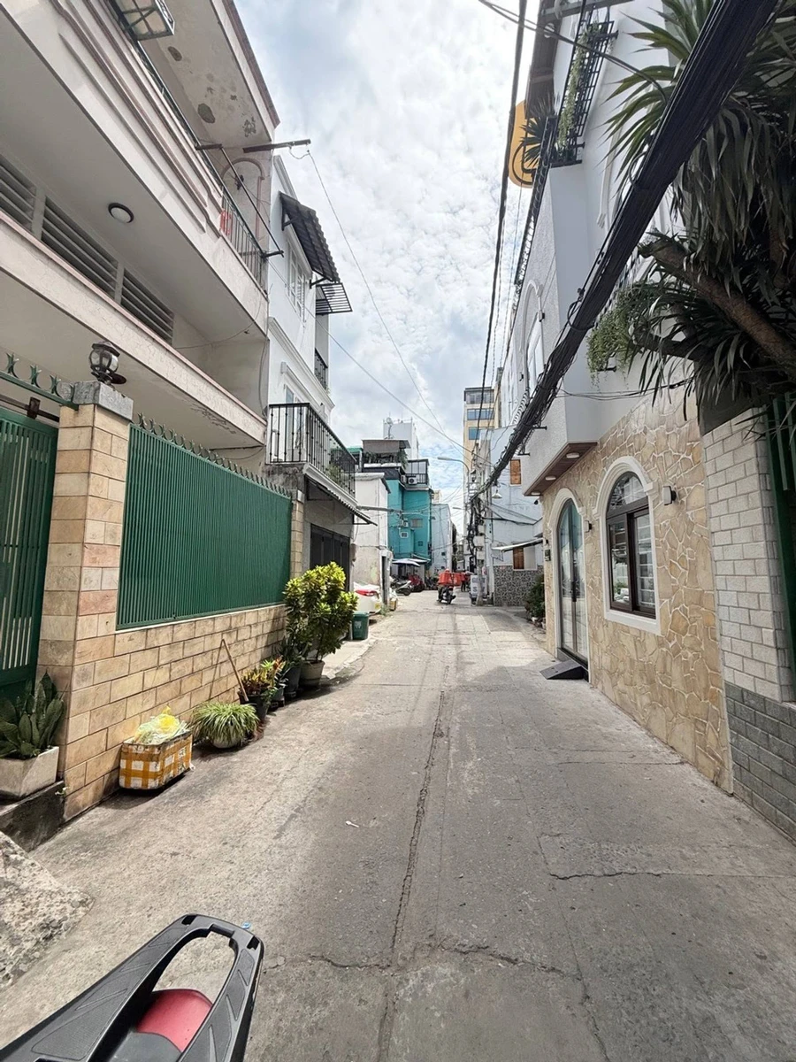 Bán nhà 2 tầng 43m², 3PN hẻm xe hơi đường Lê Văn Duyệt, gần Cầu Bông, Bình Thạnh - Ảnh 1