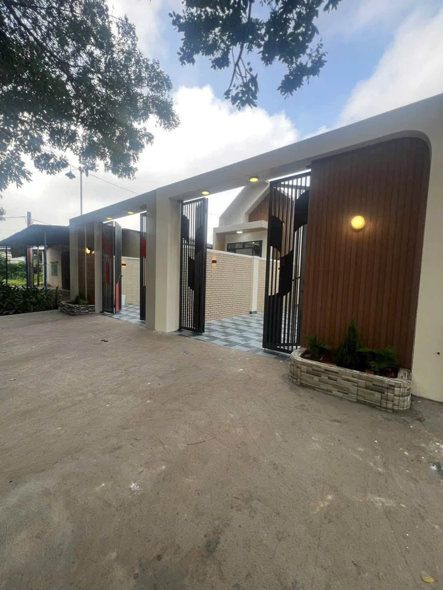 Bán nhà mới hoàn thiện hẻm 43 Ngô Quyền, 5x28,5m, 2PN, giá 1,35 tỷ, Long Hoa Tây Ninh - Ảnh thu nhỏ 2