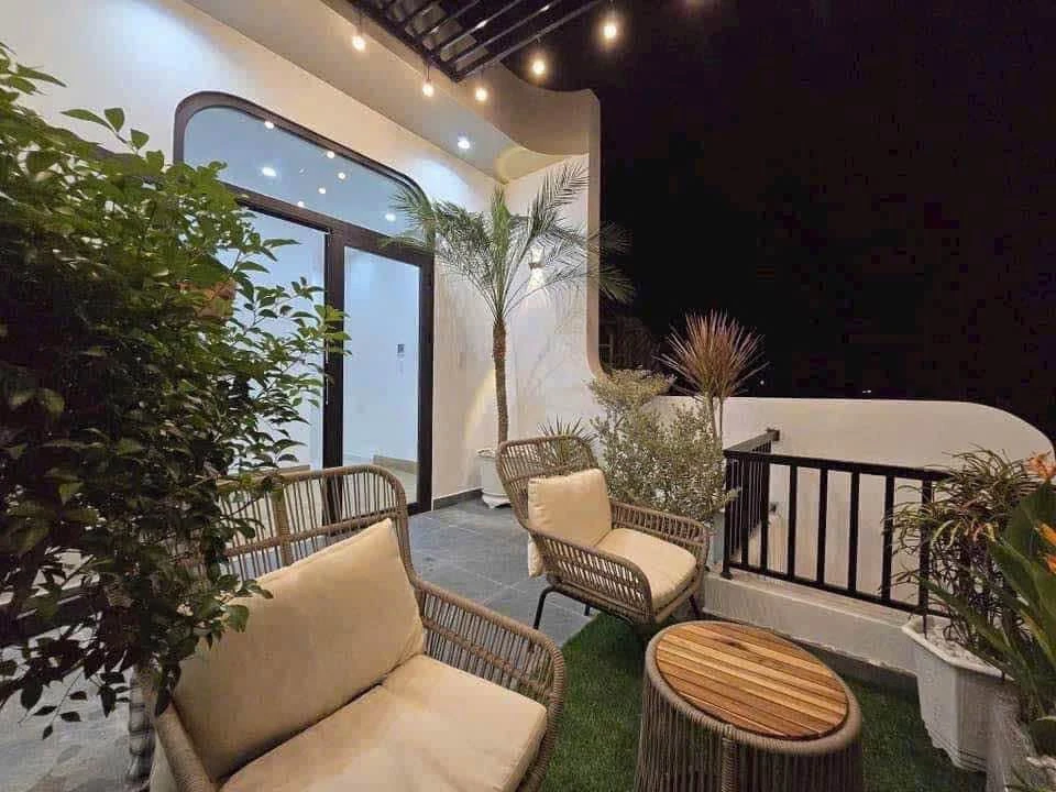 Cho thuê nhà 4 tầng 200m2, 4 PN Cù Chính Lan - Ảnh thu nhỏ 3
