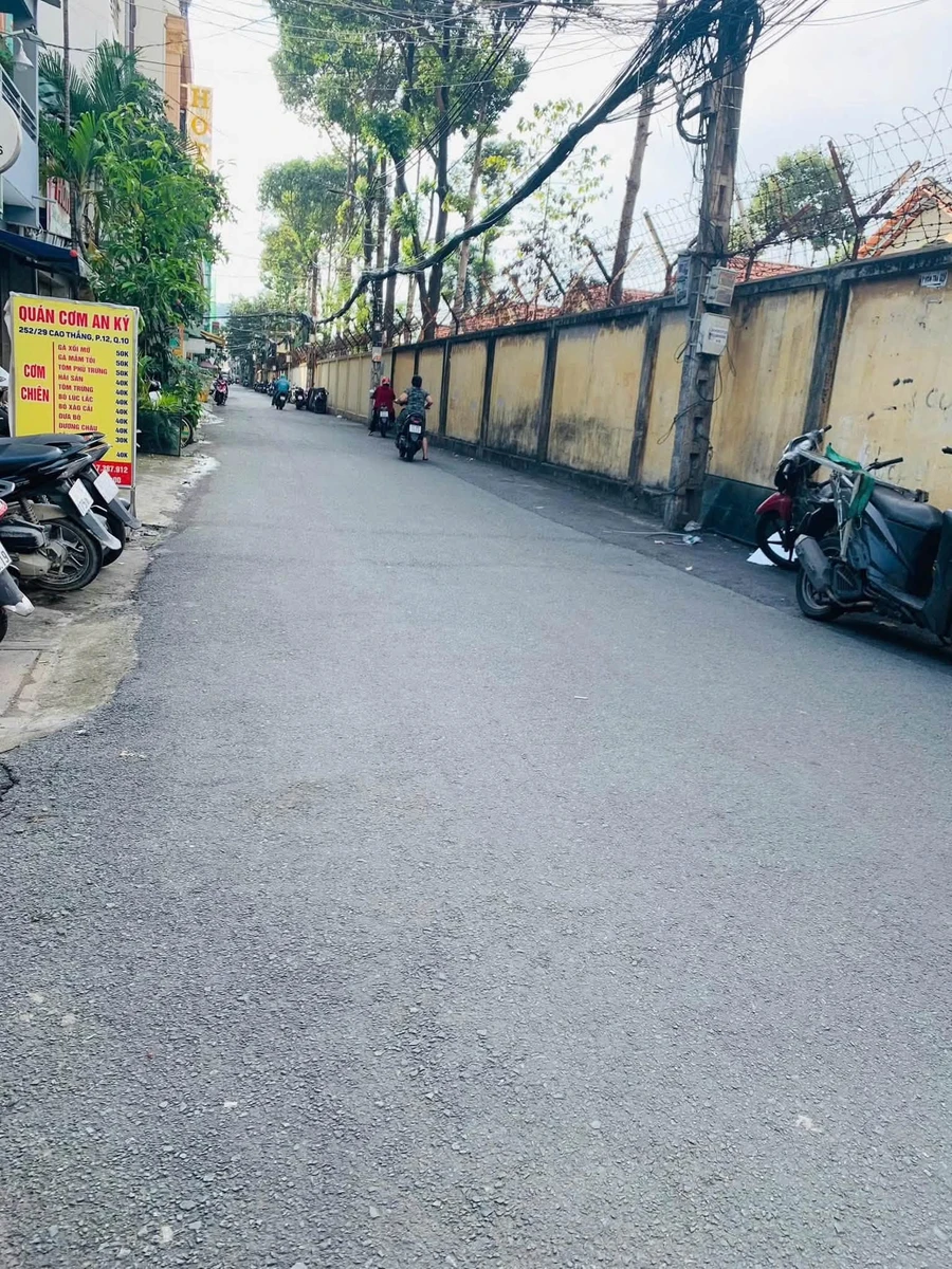 Bán nhà hẻm 8m Cao Thắng, Phường 12, Quận 10, 33m², giá 5,5 tỷ - Ảnh thu nhỏ 3