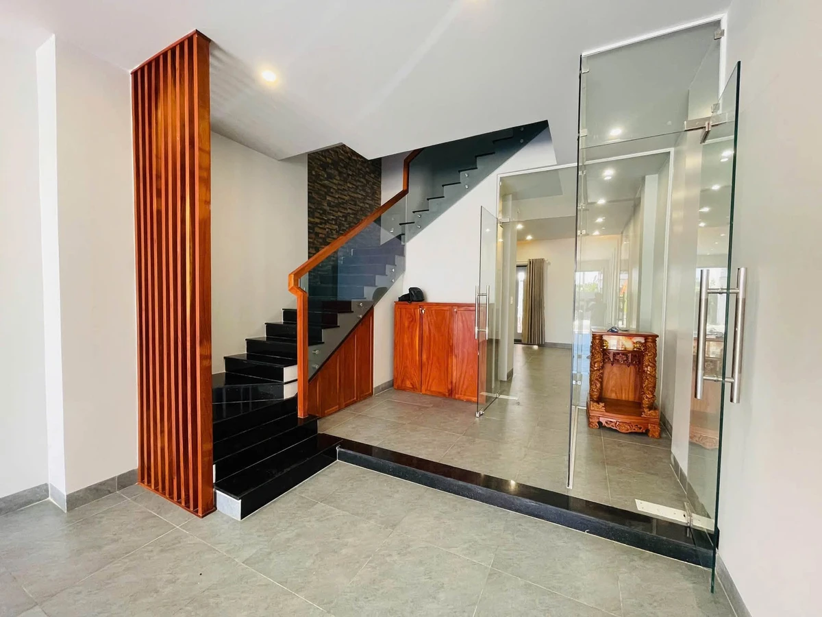 Bán nhà 2 lầu 96,75m² Rạch Giá giá 3,69 tỷ - Ảnh thu nhỏ 4