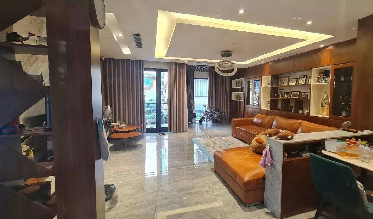 Bán biệt thự 5 tầng 9 PN ~100m² La Thành 15,3 tỷ - Ảnh 1
