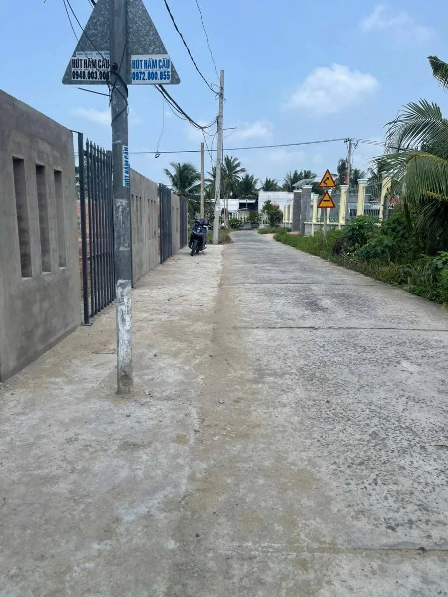 Bán nền đất mặt tiền Phú Tân 178m² - Ảnh 1