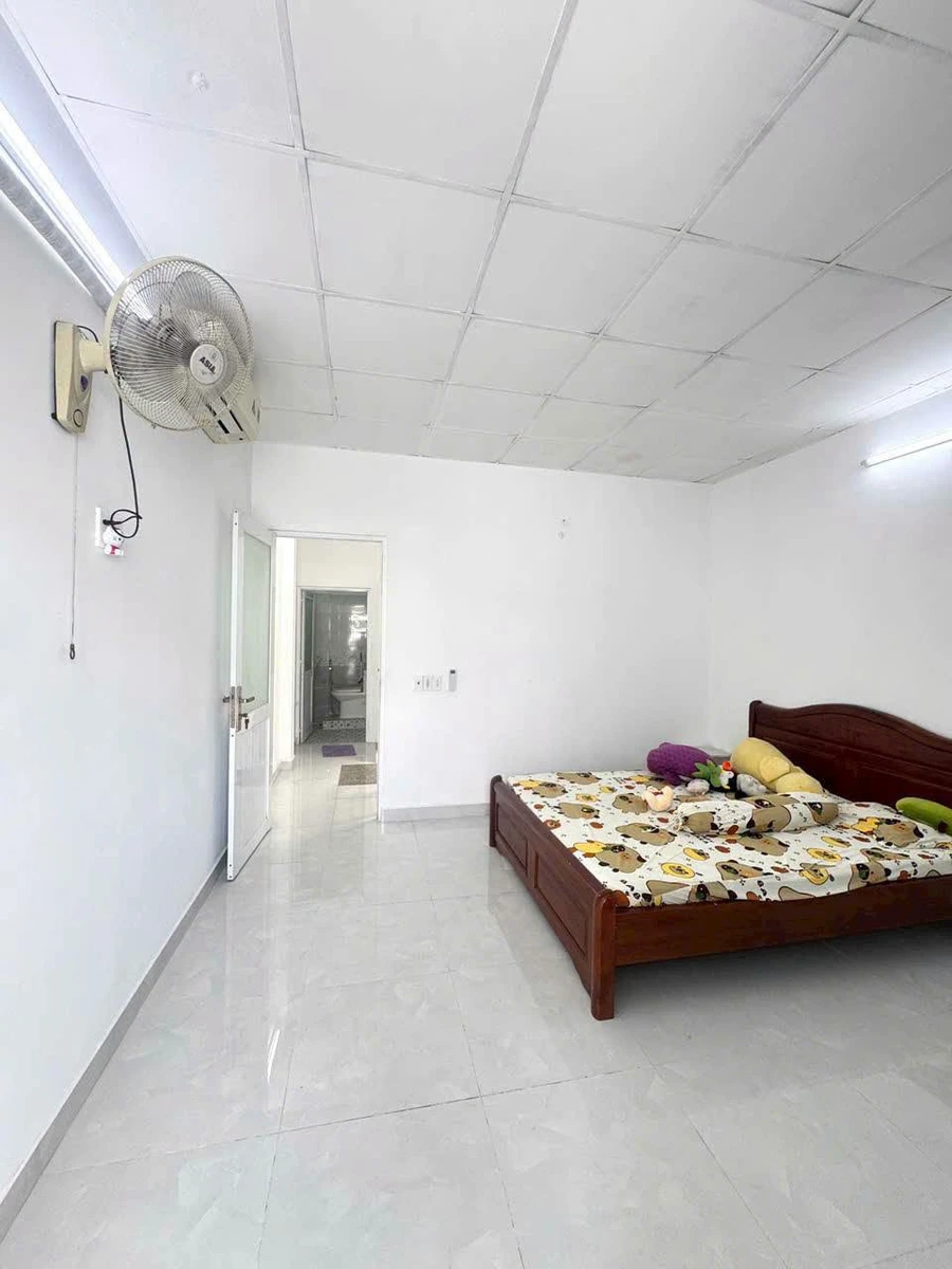 Bán nhà 3 tầng mới 4x11m, 4PN, mặt tiền nhánh Hiệp Thành 45, Quận 12 giá 3,38 tỷ - Ảnh thu nhỏ 3