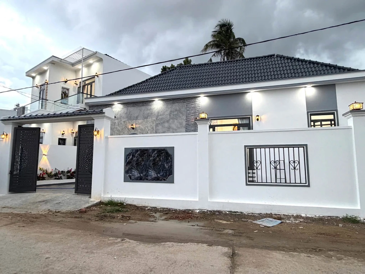 Bán nhà 2 phòng ngủ 161m2 mặt tiền 19m Diên Khánh 2 tỷ 190 - Ảnh thu nhỏ 3