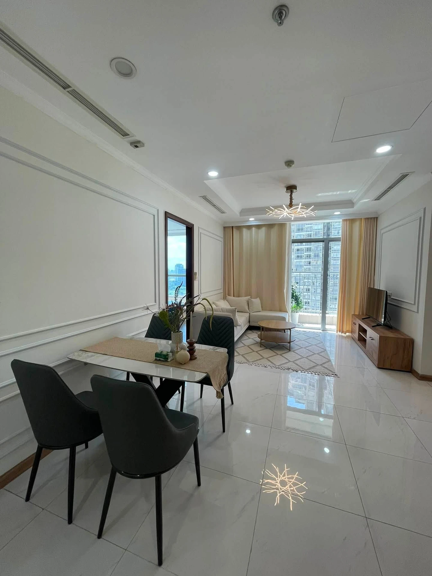 Cho thuê căn hộ 2PN, 84m2, 26 triệu/tháng, view sông, Quận 1 - Ảnh 1