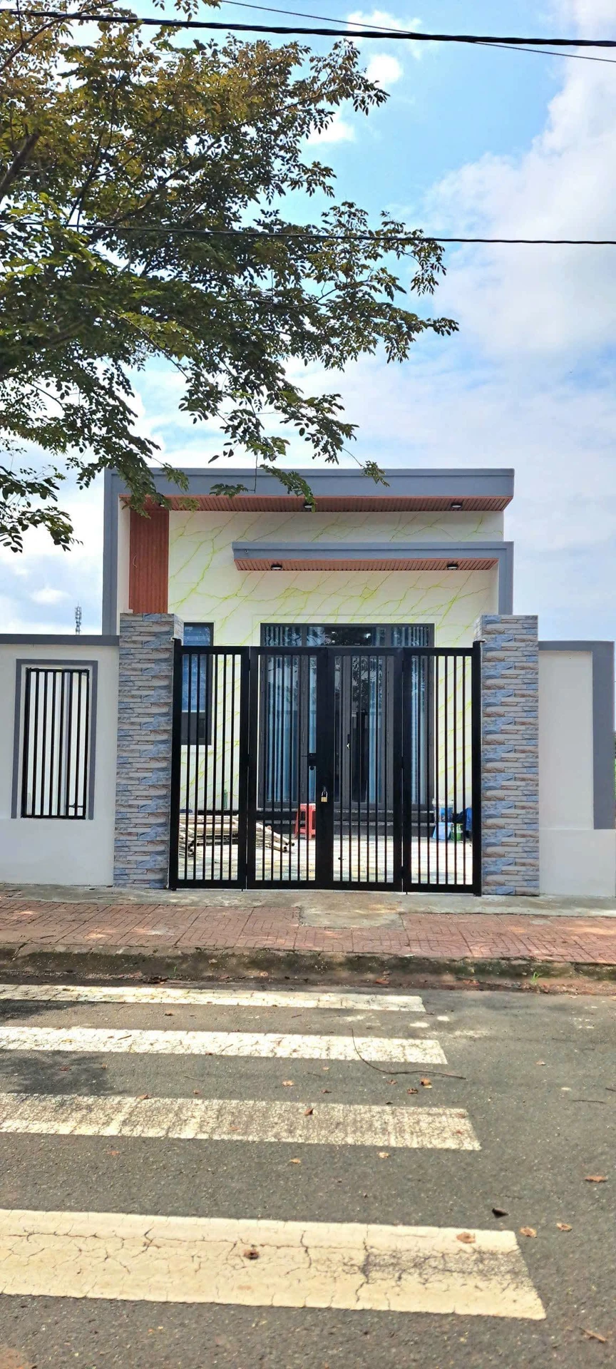Bán nhà mới 6x22.5m, 2PN, Phường Đồng Phú, giá 1,4 tỷ - Ảnh 1