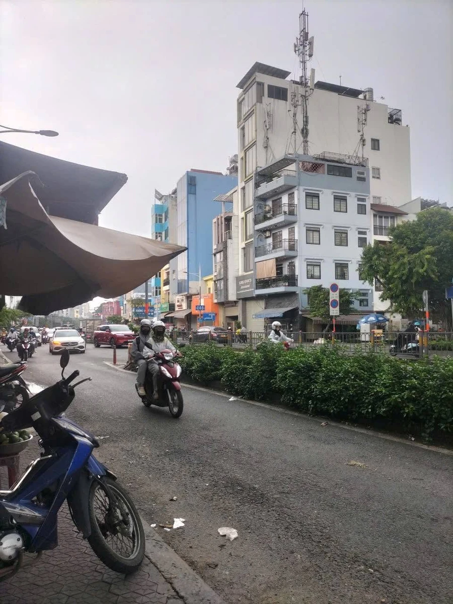 Cho thuê nhà mặt tiền Nguyễn Văn Cừ Q5, 20m², 10.5tr/tháng - Ảnh 1