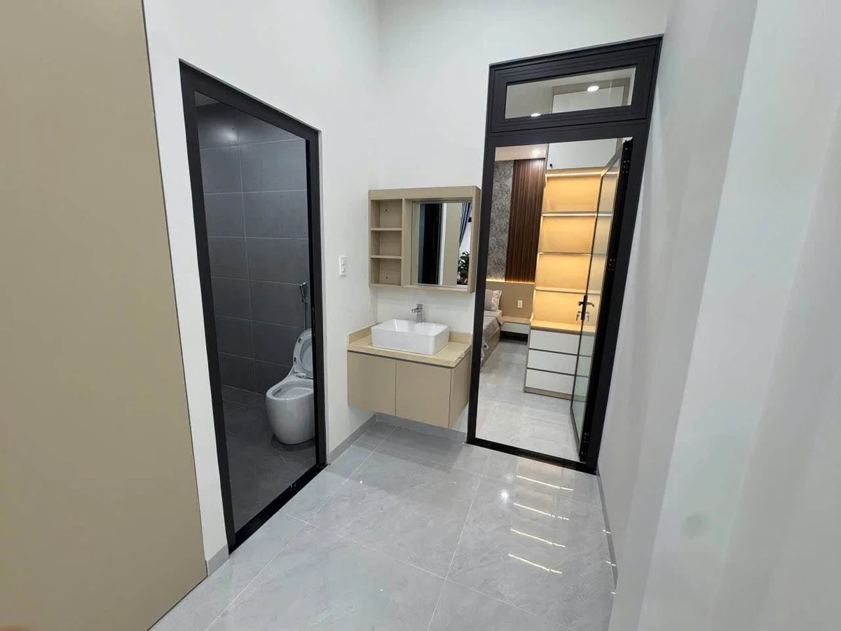 Bán nhà mê hẻm Nguyễn Trường Tộ 105m² 3PN 2,95 tỷ Quận 12 - Ảnh thu nhỏ 3