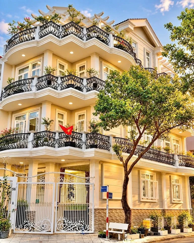 Bán biệt thự góc 2 mặt tiền 108m² Quận 7 giá 24.5 tỷ - Ảnh thu nhỏ 2