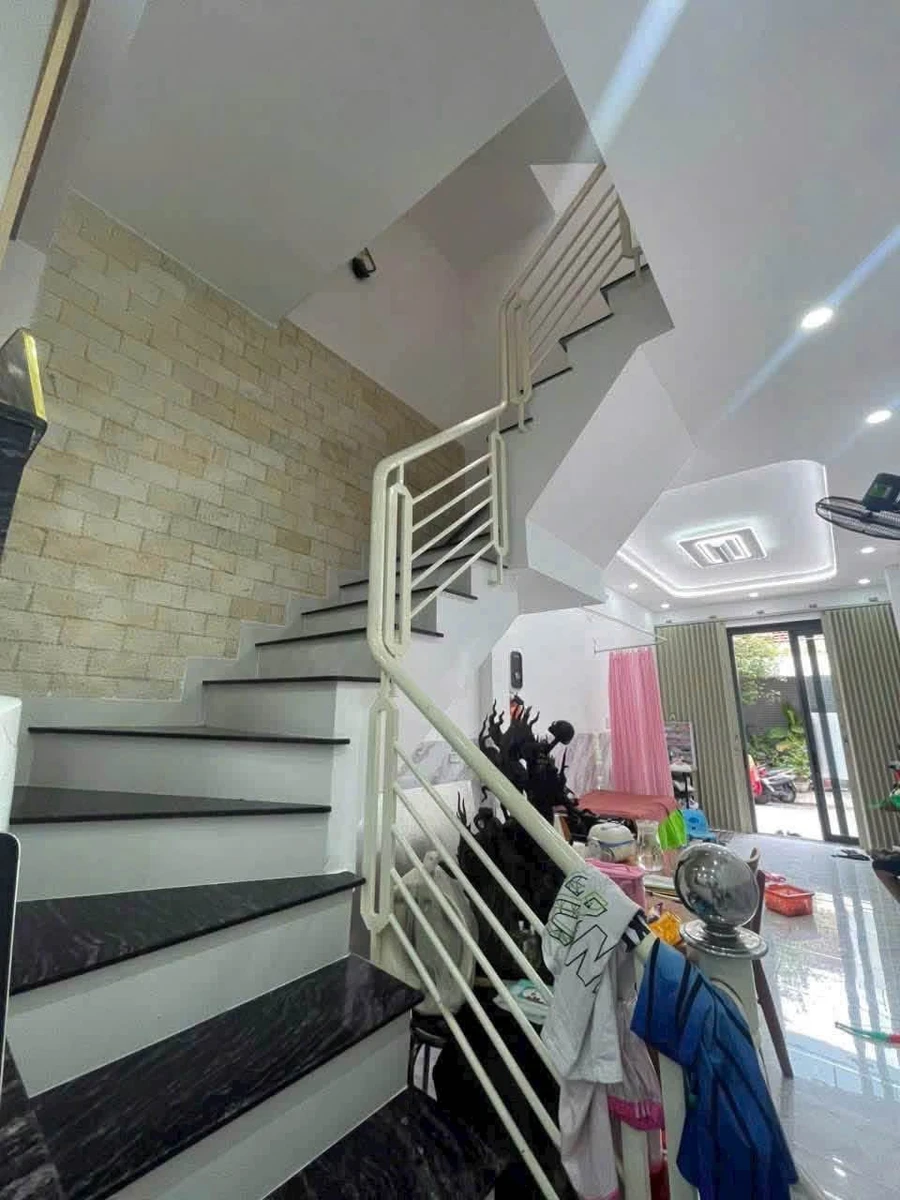 Bán nhà mặt tiền đường Bà Triệu, trung tâm Quy Nhơn, 36m2, 2,5 tầng, giá 4,25 tỷ - Ảnh thu nhỏ 4