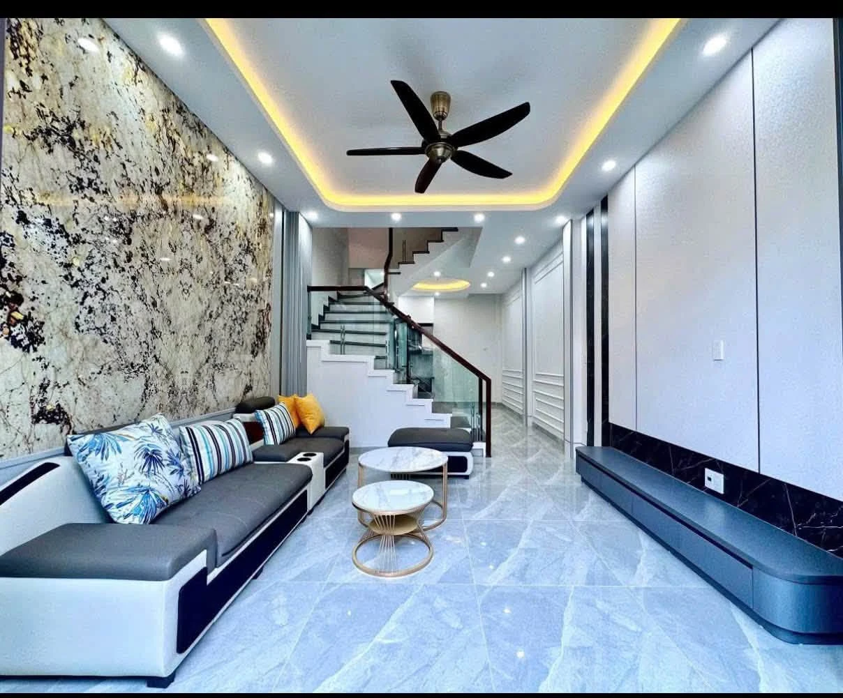 Bán nhà 4 tầng 41m² 3,3 tỷ Chợ Hàng - Ảnh 1