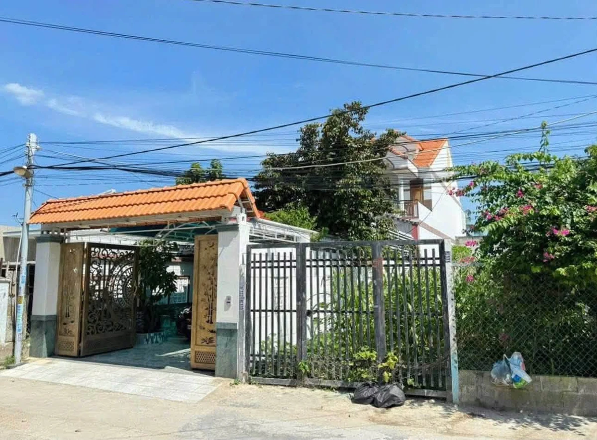 Bán nhà lầu 4 phòng ngủ 264m² Phan Thiết 3,75 tỷ - Ảnh 1